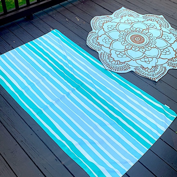 Beach towel and blanket bundle. Blue, fun designs - Picture 2 of 4